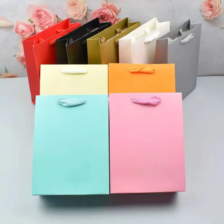 Own Brand High-End Luxury Kraft Paper Handbag High-Class Gift Packaging for Clothing Promotion with Digital Printing