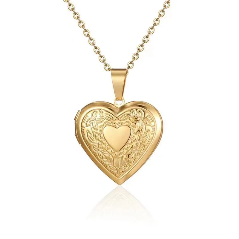Stainless Steel Opening Photo Frame Carving Heart Pendant Necklace Women Souvenir Jewelry Gift