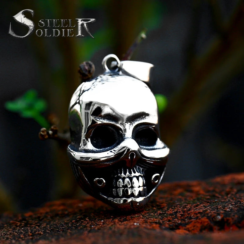 SS8-959LP Steel Soldier Stainless Steel Casting Hip Hop Skull Pendant Wholesale Personality Clown Titanium Steel Pendant