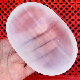 Hot Sale Hand Carved Natural Healing Stones Round Crystal Bowl Oval White Selenite Bowl Ashtray