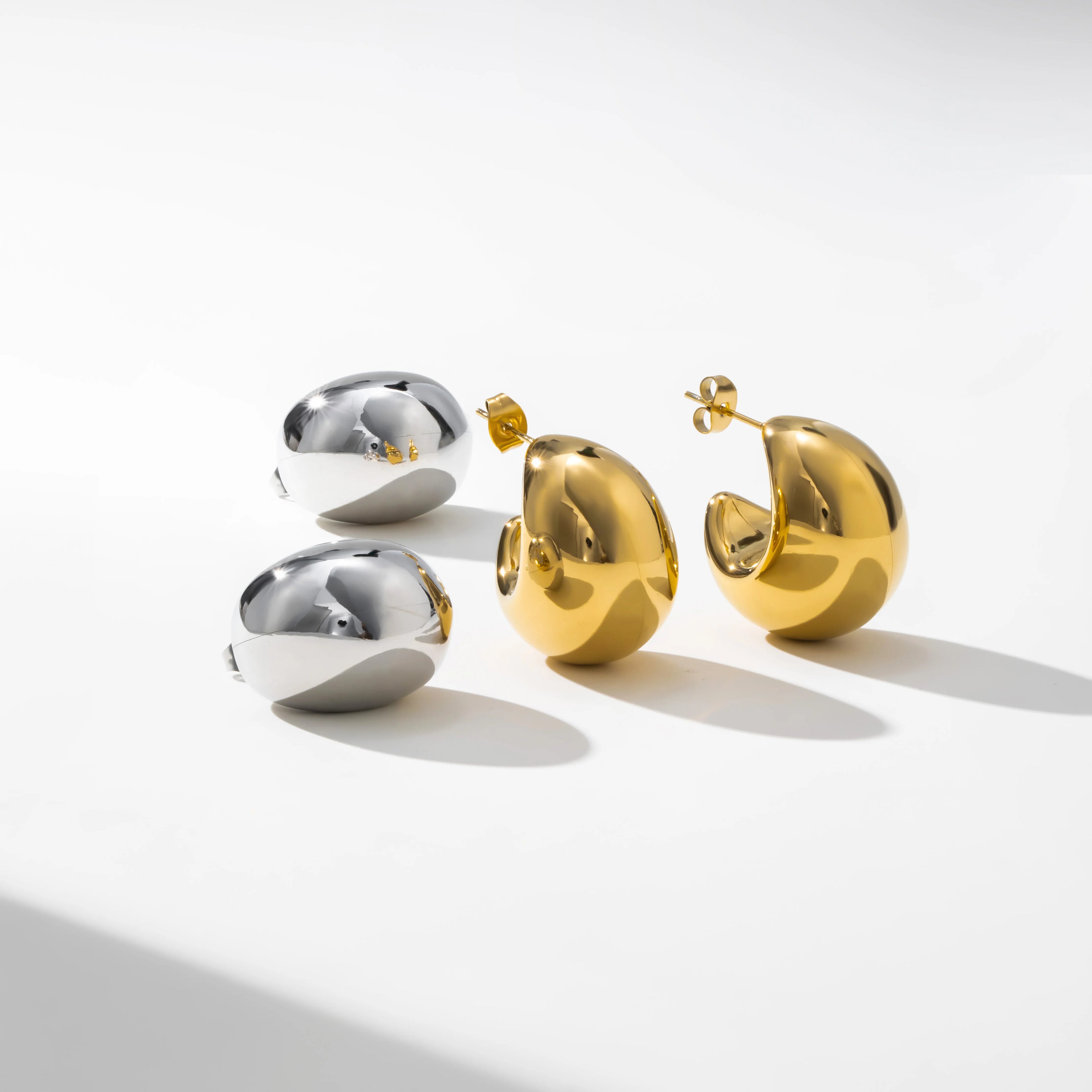 YF3367 Hypoallergenic Jewelry High Polish Stainless Steel Hollow CC Earrings 18K Gold Plated Titanium Steel Moon Stud Earring