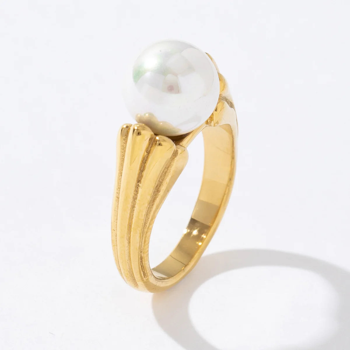 French Elegant 18k Gold Plated Stainless Steel Metal Texture Stainless Steel Round Pearl Ring