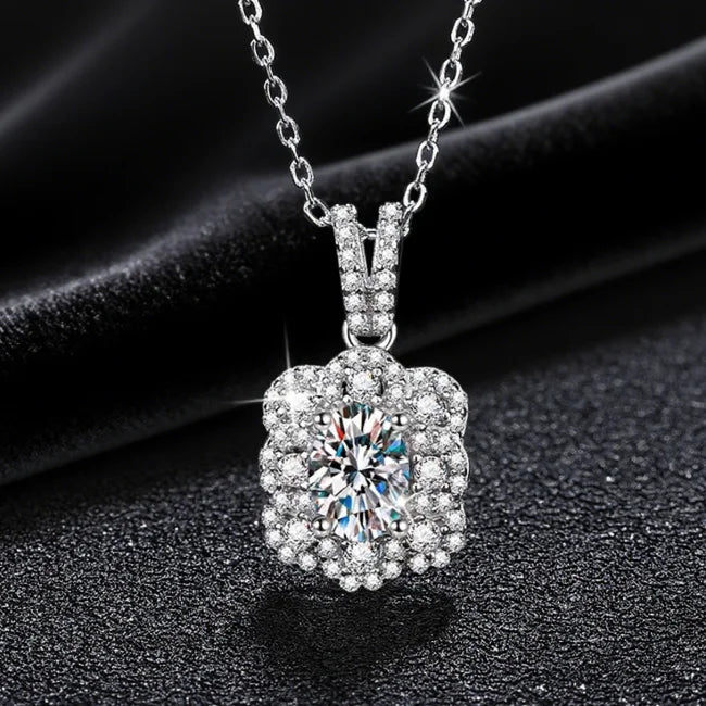 Ready to Ship S925 Silver Romantic VVS D Color Oval Cut 1CT GRA Moissanite Necklace for Women Gift