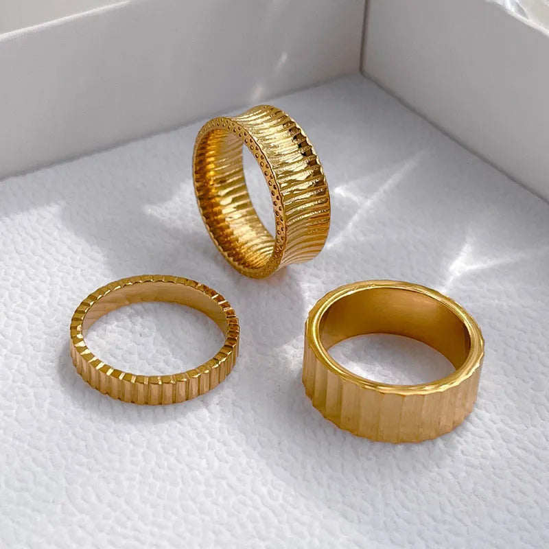 Minimalist Lady Striped Ring Croissant Chunky Style 18K Gold Plated Stainless Steel Fashion Jewelry Tarnish-Free