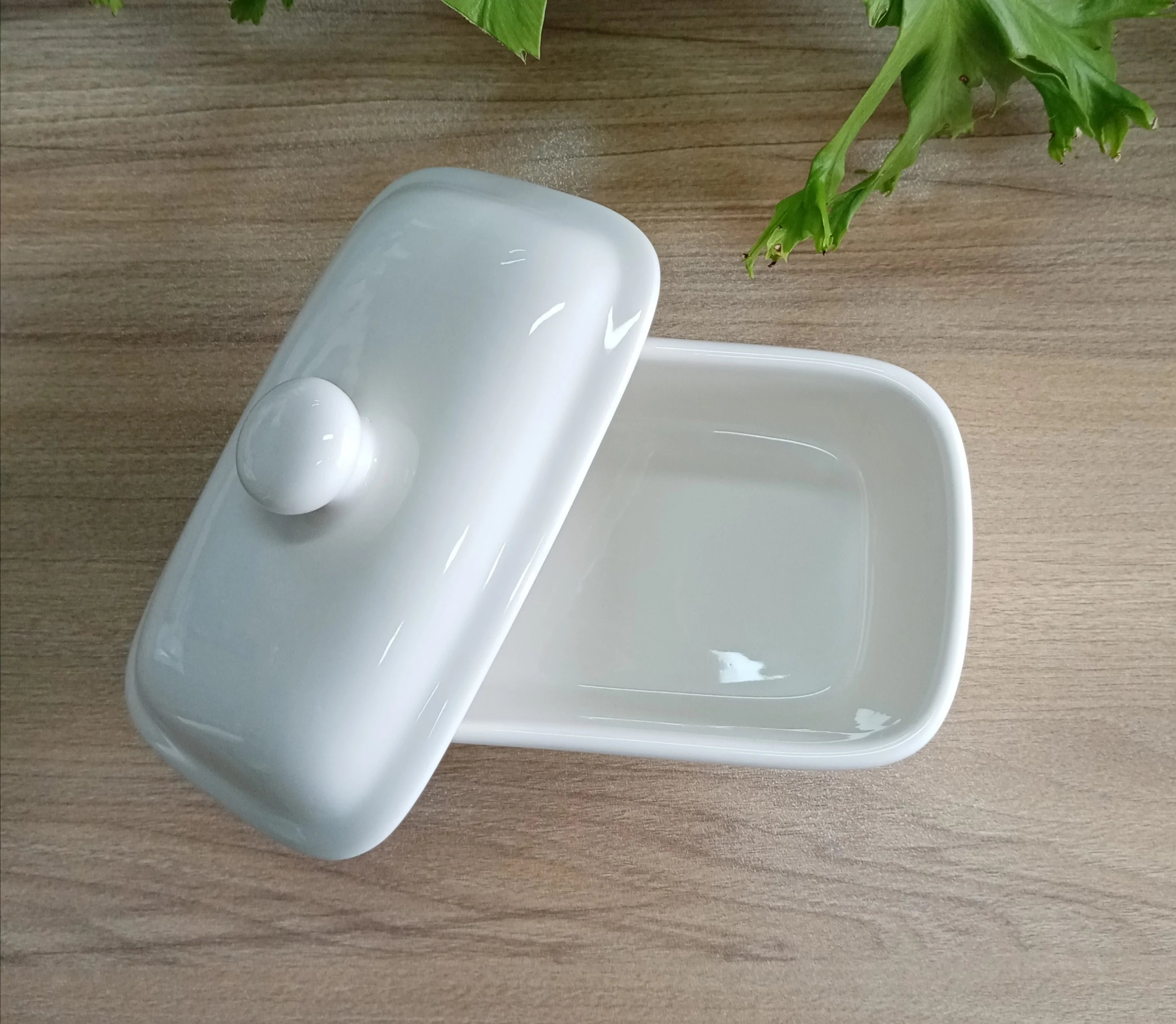 Ceramic Butter Dish with Lid White Modern Design Heatable Food Contact Safe Storage Container for Home & Restaurant Use