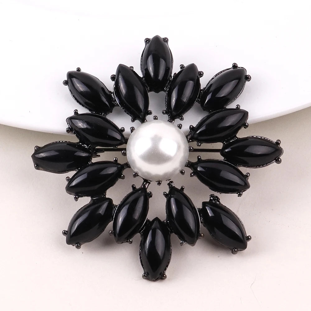 Wholesale Elegant Woman Black Flower Plastic Pearl Brooch Party Dress Accessories Brooch