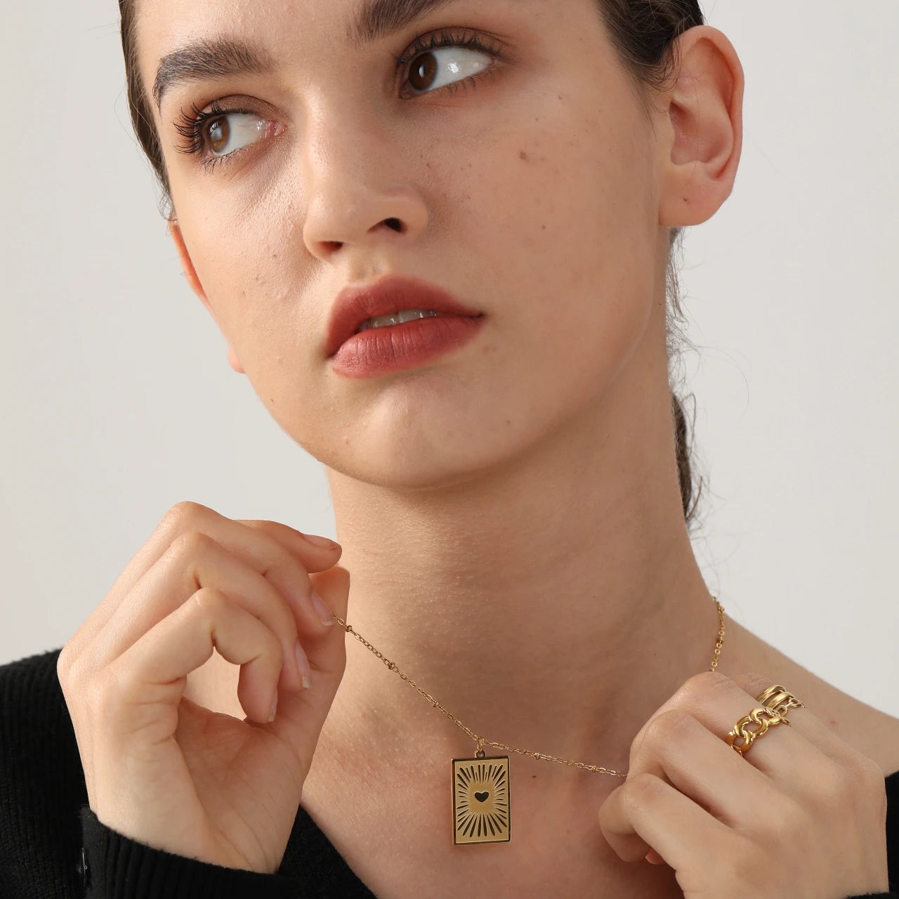 Stainless Steel Jewelry 18K Gold Plated Square Pendant Necklace Engraved Dainty Chain Minimalist Necklace for Unisex
