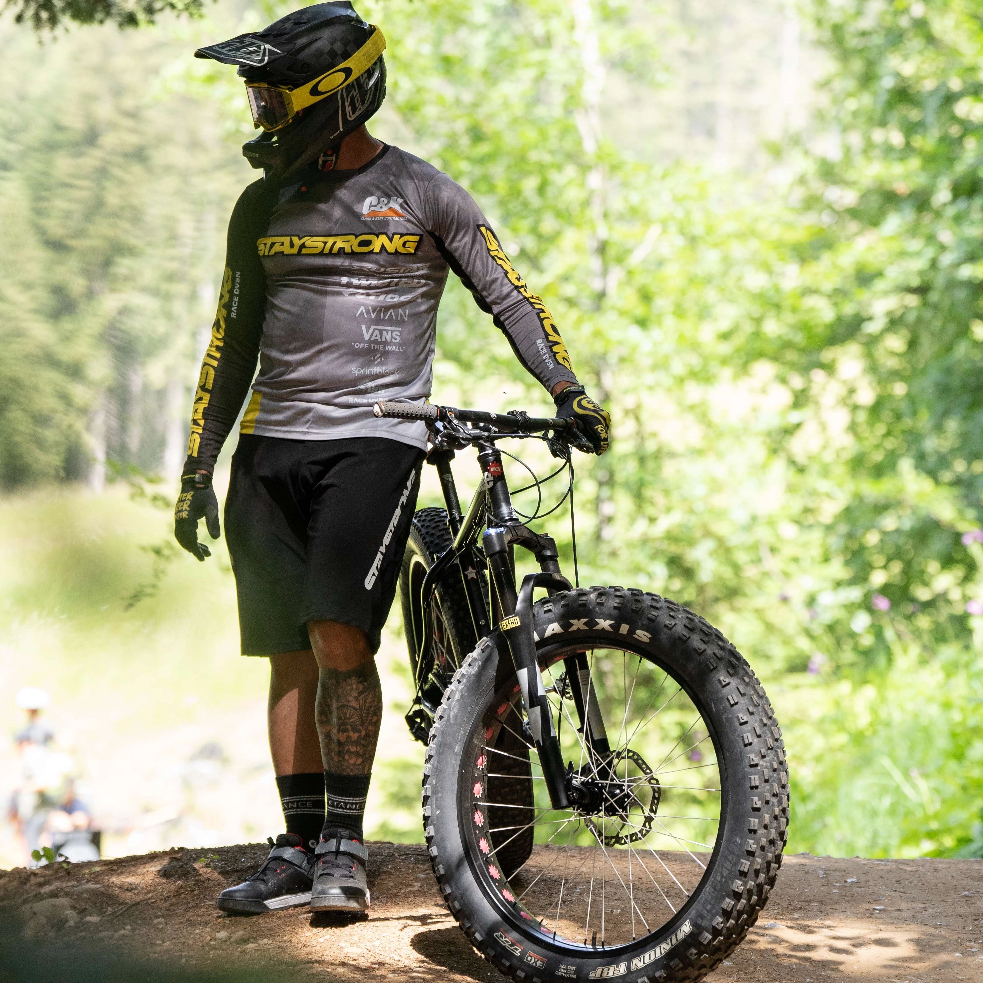 20er 3.0 Inch Suspension Fat Fork Rebound Adjust 1 1/8 Straight Manual/Remote Lockout Mountain Bike Front Forks