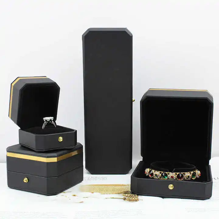 Luxury Black PU Leather Wrapping Velvet with Gold Rim Ring Pendant Bracelet Jewelry Packaging Box for Valentines Day Gift
