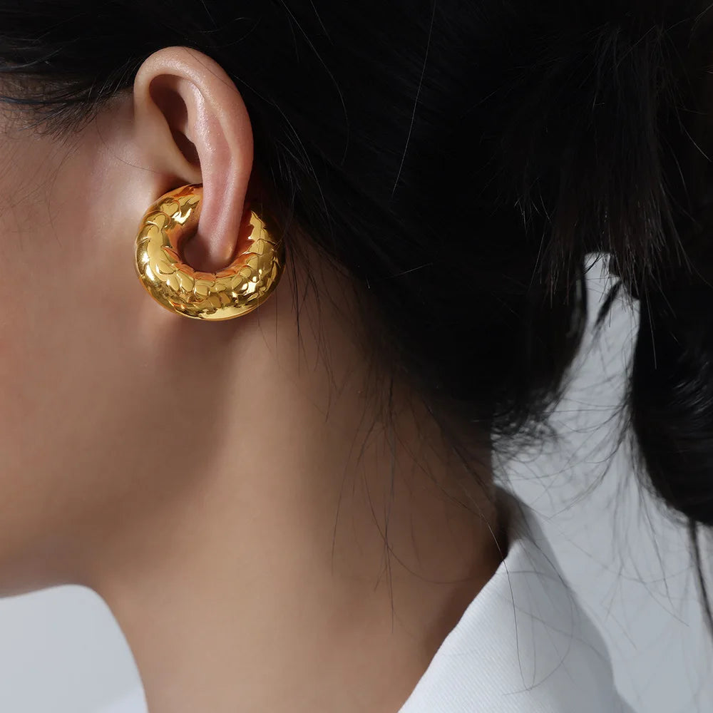 Women's Vintage Stainless Steel Gold Earrings Oversized Metal Texture Non-Pierced Clip for Party