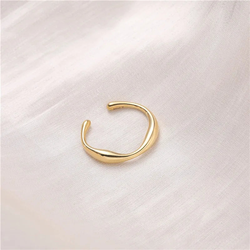 Vintage Non Tarnish 18k PVD Plated 316L Stainless Steel Simple Designs Unisex Stainless Steel Waviness Shape Ring for Women