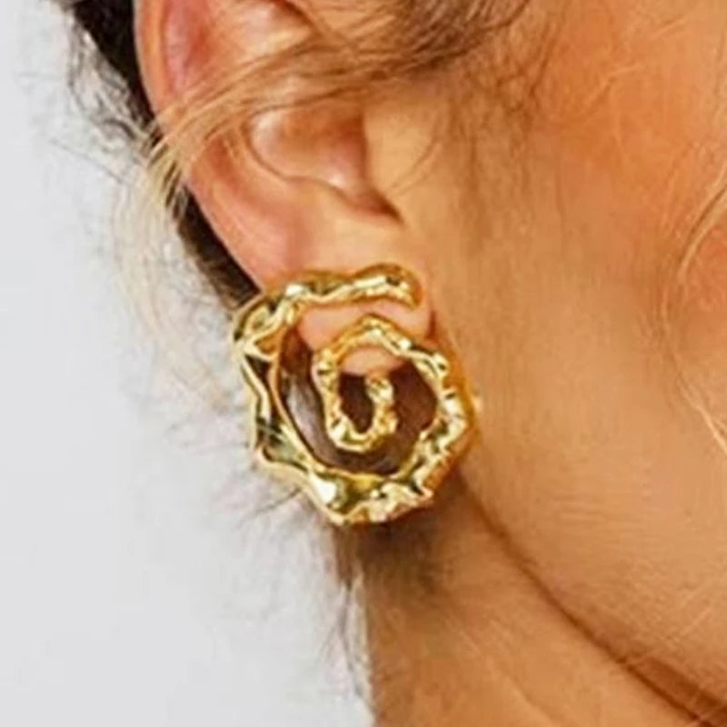 2025 New Arrival Fashion Jewelry Non Tarnish 18K PVD Gold Stainless Steel Earring Hammer Pattern Wave Spiral Stud Earrings Women