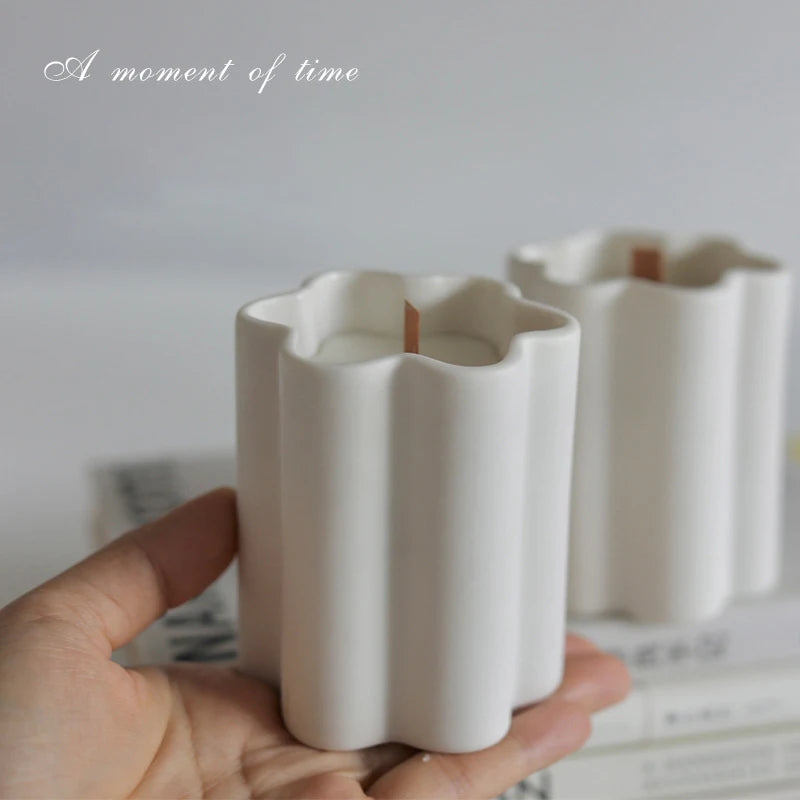 Flower Shape Empty Candle Vessels Ceramic Matte Luxury Candle Jar Soy Wax Scented Candle for Home Decoration
