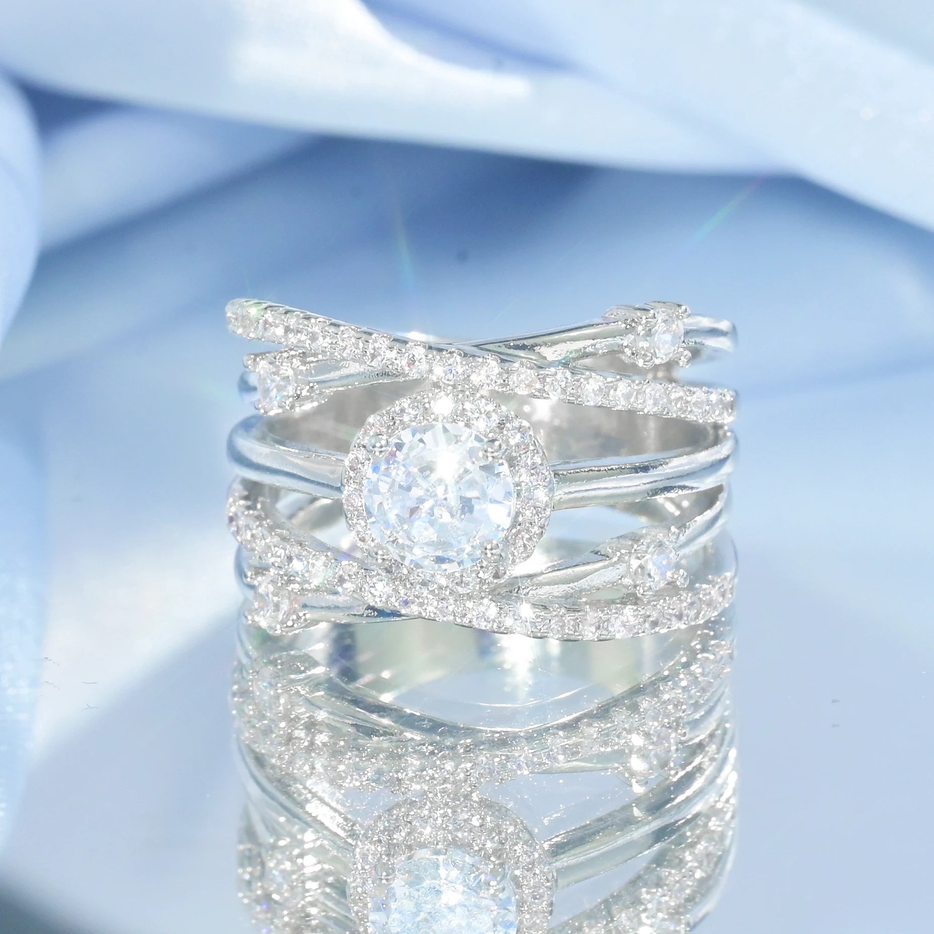 Wholesale Solid Gold Rings for Women with VVS Moissanite and Emerald Stone