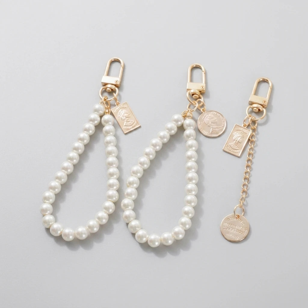 Ychon Wholesale Vintage Crystal Lightweight Key Chain Small Gift Letter Pendant Charms for Women and Girls