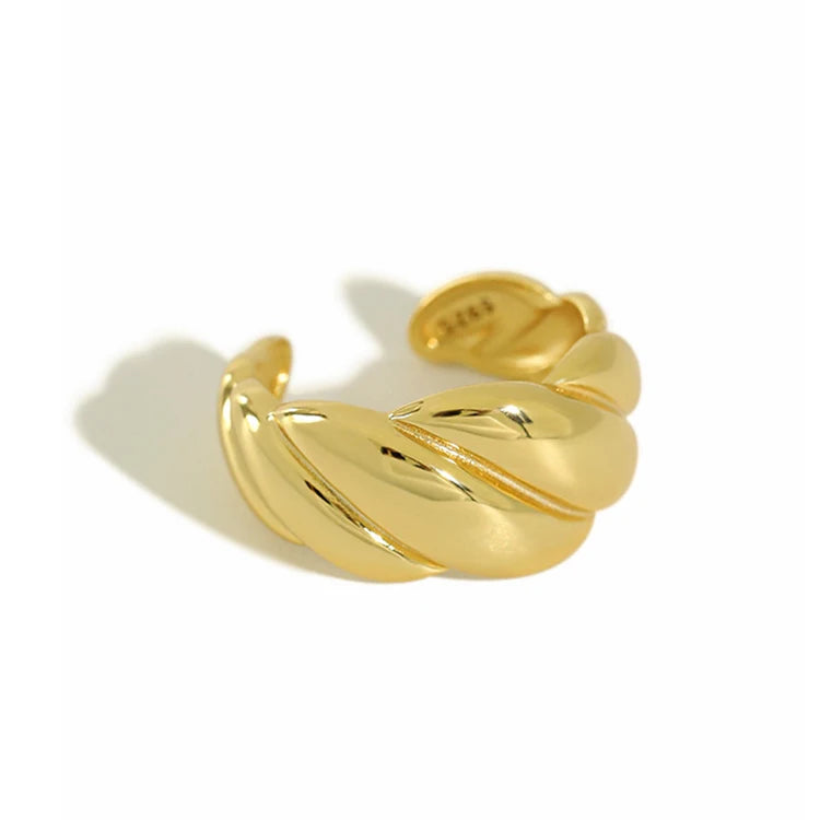 18k Gold Plated Croissant Braided Twisted Signet Chunky Dome Ring Stacking Band for Women Jewelry Minimalist Statement Ring