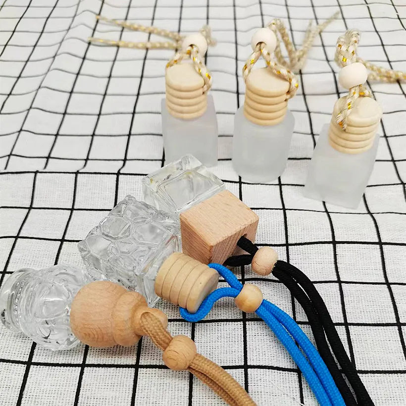 Vendor 5ml 8ml Turkey Wooden Cap Car Perfume Hangingcar air Freshener Cube Empty Perfume Bottle Hanging Perfume Air Bottle