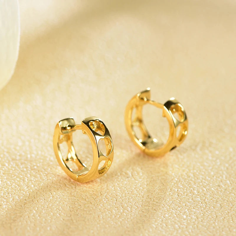 925 Sterling Silver Hoop Earrings Gold-Plated Heart-Shaped Hollow Design with Emerald for Weddings
