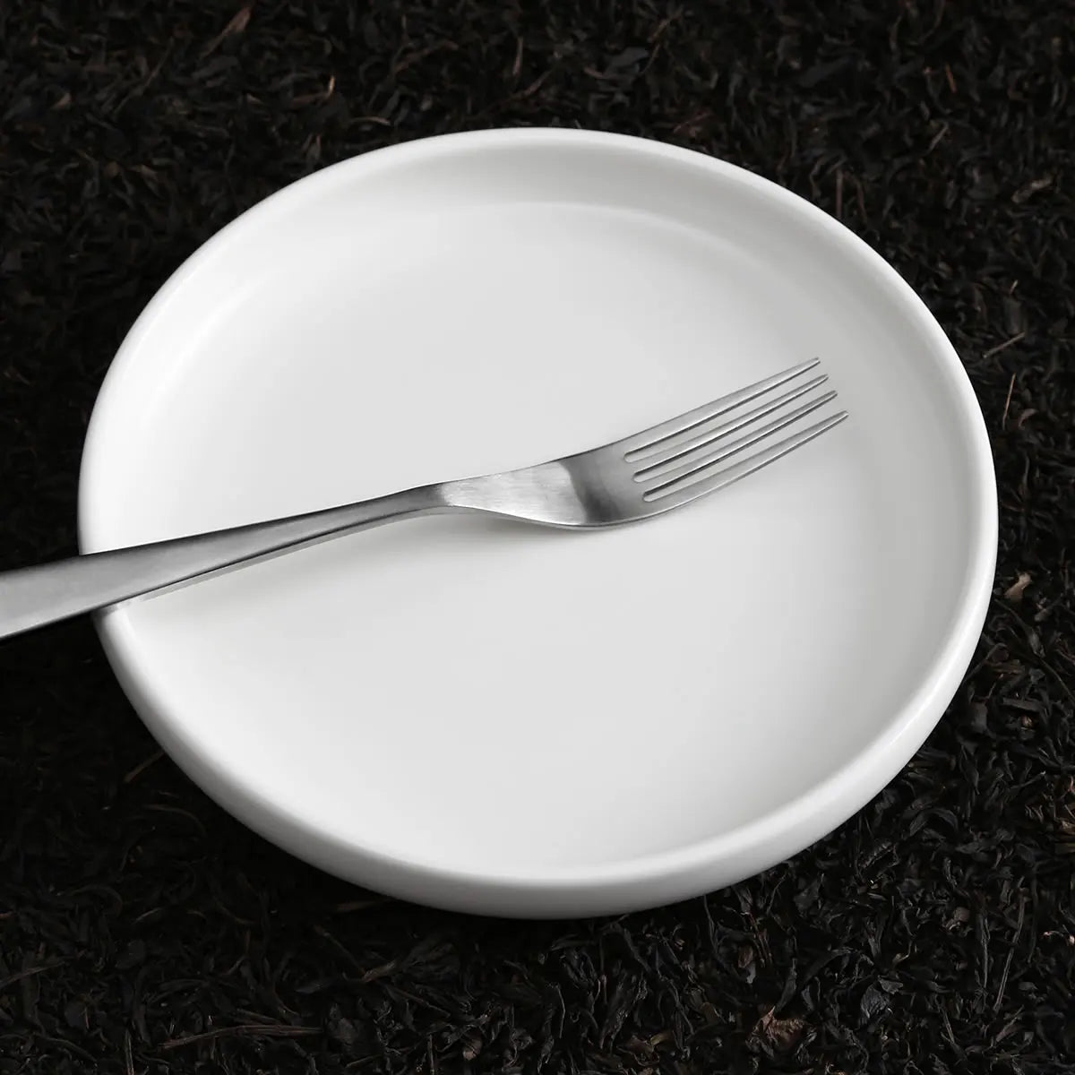 Factory Direct Wholesale Matte White Ceramic Dessert Platemodern Restaurant Porcelain Round Cheap Bulk Dinner Plates