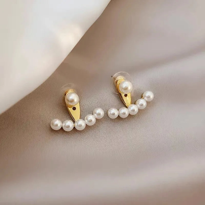 2025 New Fashion Hoop Earrings 18k Gold Plated Simple Pearl Earrings Elegant Temperament Women Jewellery