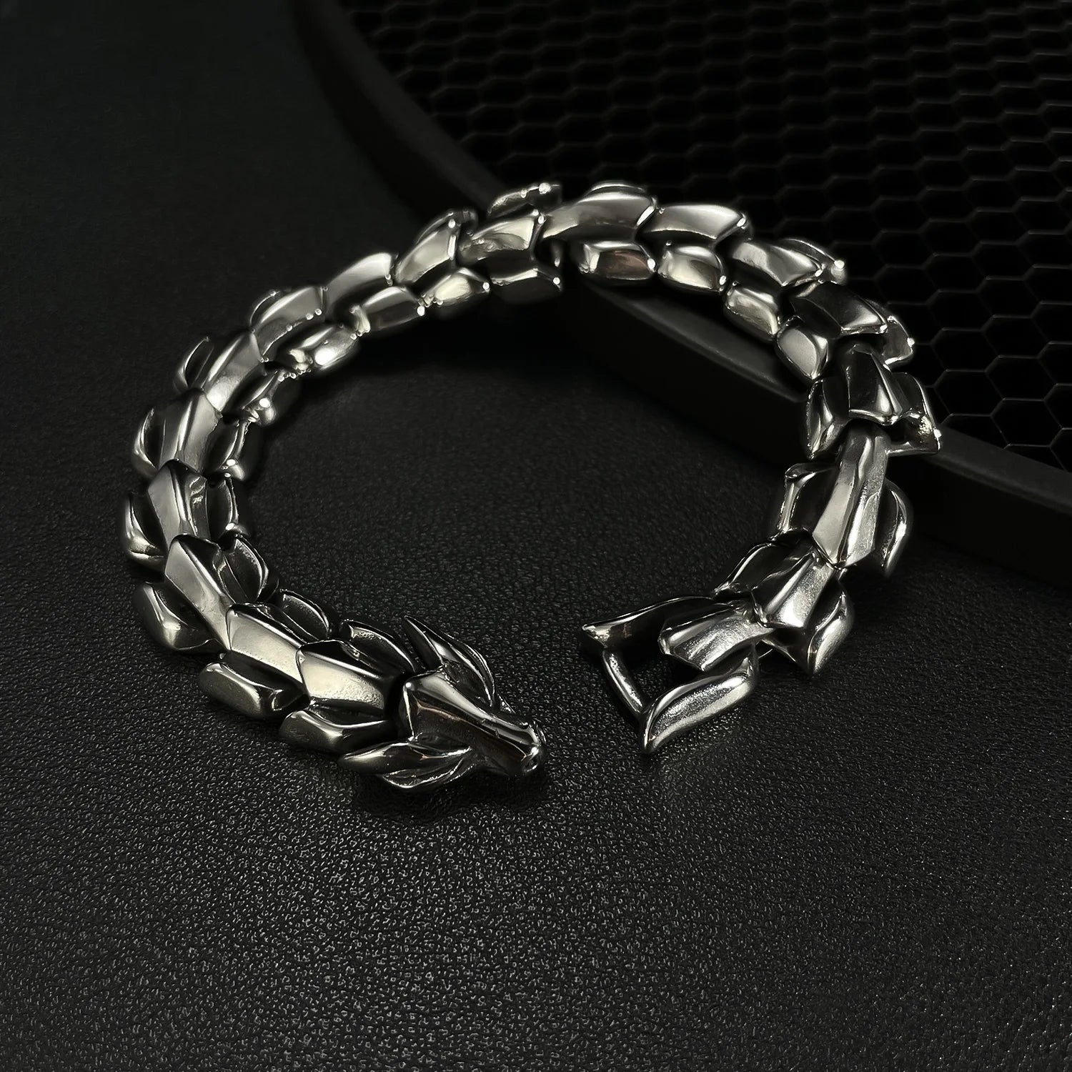 European and American Personality Creative Jewelry Stainless Steel Bracelet Men Fashion Trend Overbearing Keel Chain Bracelet