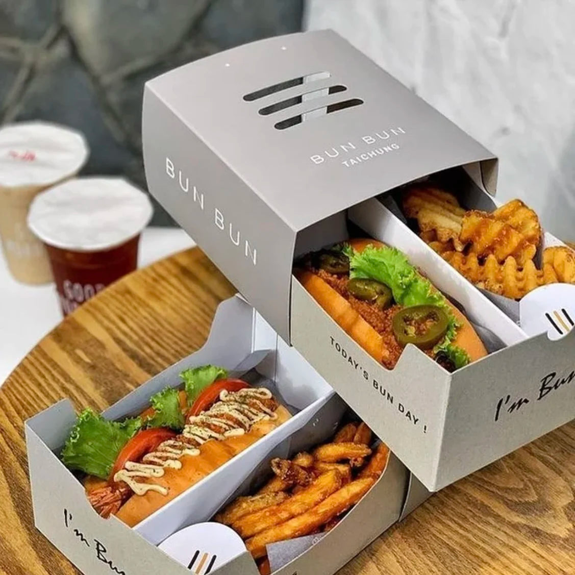 Custom Logo Printing 2mm Thick Lunch Food Takeaway Sandwich Box Embossed Gray Paperboard with Drawer Dividers Sushi Packaging