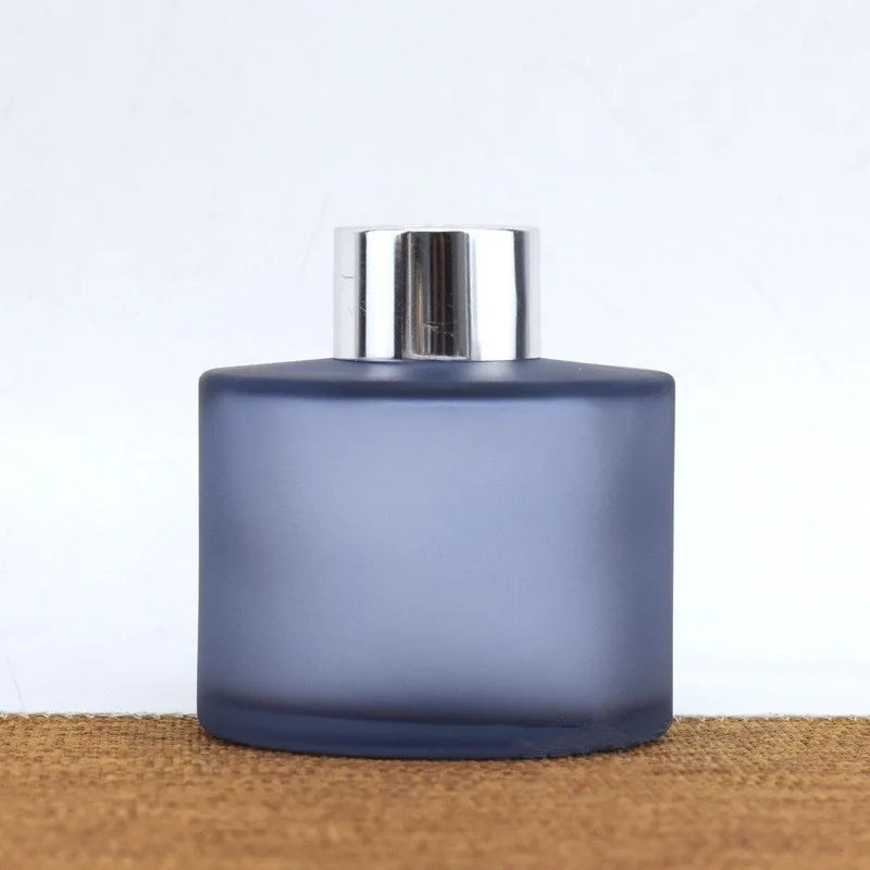 Hot Sale 100ml for Reed Diffuser Glass Bottles with Wooden Lids Empty Aromatherapy Perfume 100pcs MOQ Screw Cap Sealing