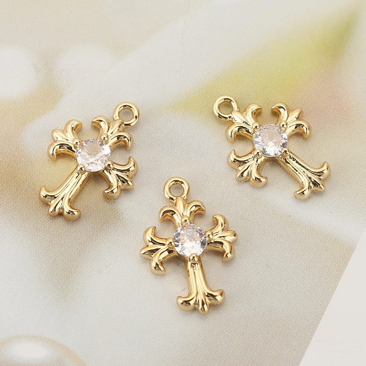 PDANY Glamorous Glinting Polished Refined Cross Shape Opulent Stunning Pendant Charm Intricate Lustrous Pendant Charm for Women
