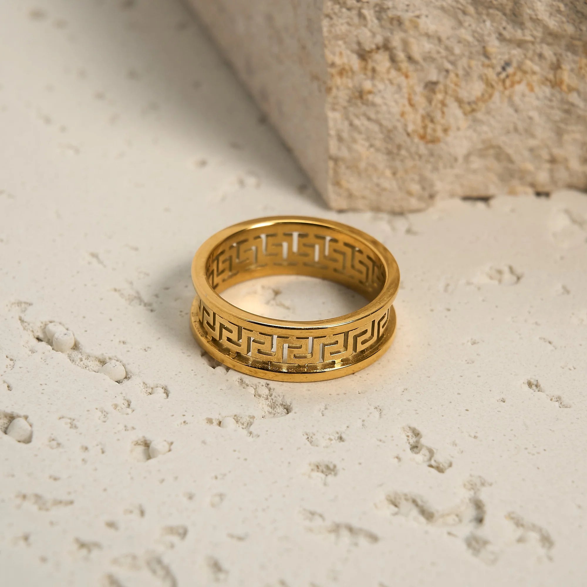 Dazan SUMMER New HOT Ins Trendy 18k PVD Gold Plated Stainless Steel Polished Vintage Court Hallow Ring for Gift Women Men