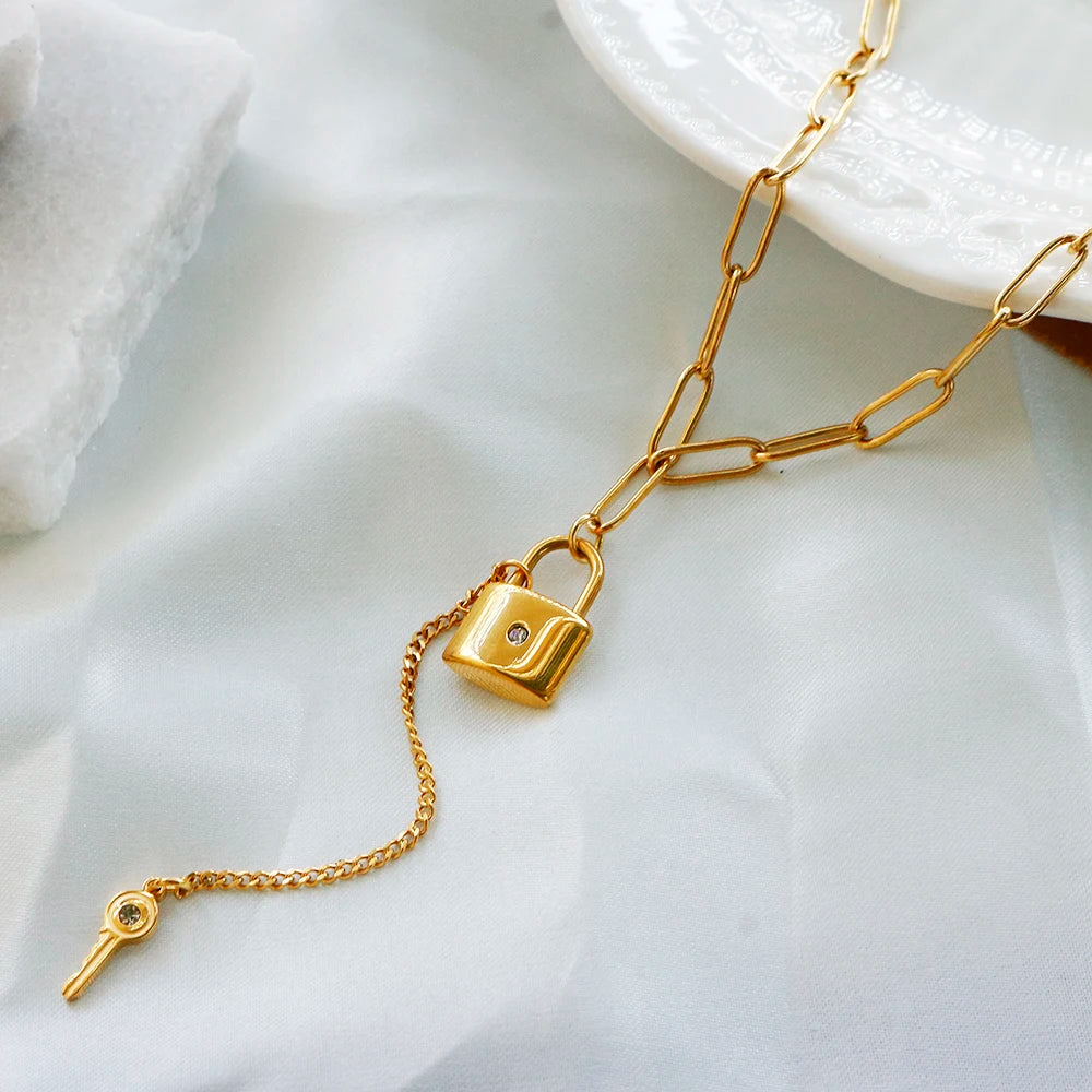Tarnish Free Jewelry Pin Chain Necklace Stainless Steel Jewelry for Women Crystal Lock Pendant Link Connect Key Choker Necklace