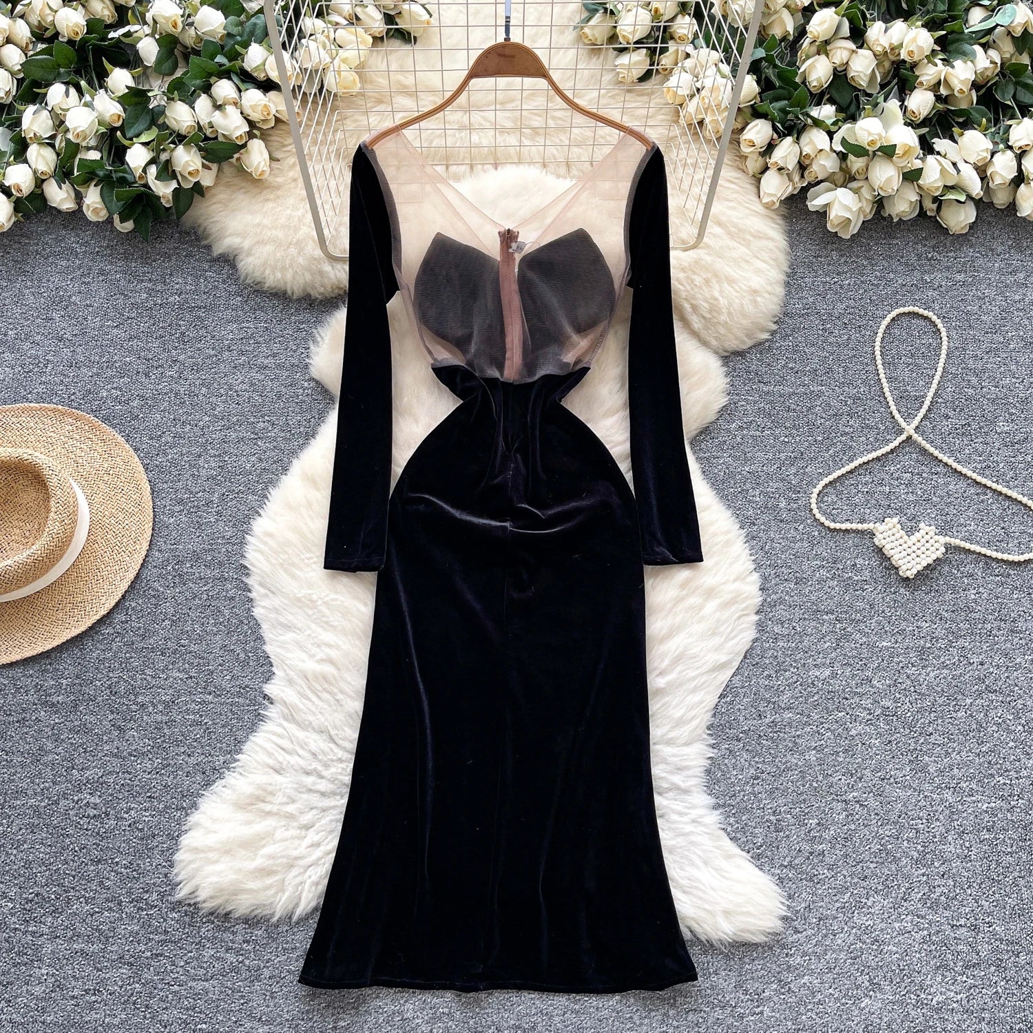 New Design Black Long Sleeve Evening Dresses Floor Length Velvet Prom Dresses