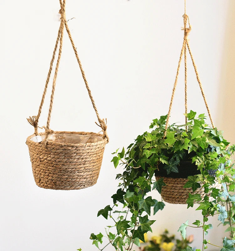 High-quality Handcrafted Two-color Waterproof Grow Container with Rope Round Straw Woven Planting Hanging Basket