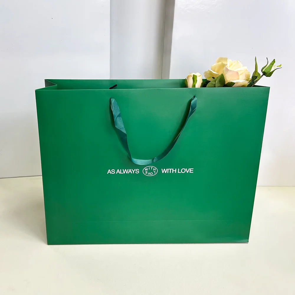 Luxury Custom Color Paperboard Shopping Bag Hand Length Handle Custom Logo Printed Screen Printing for Shoes Clothing Packaging