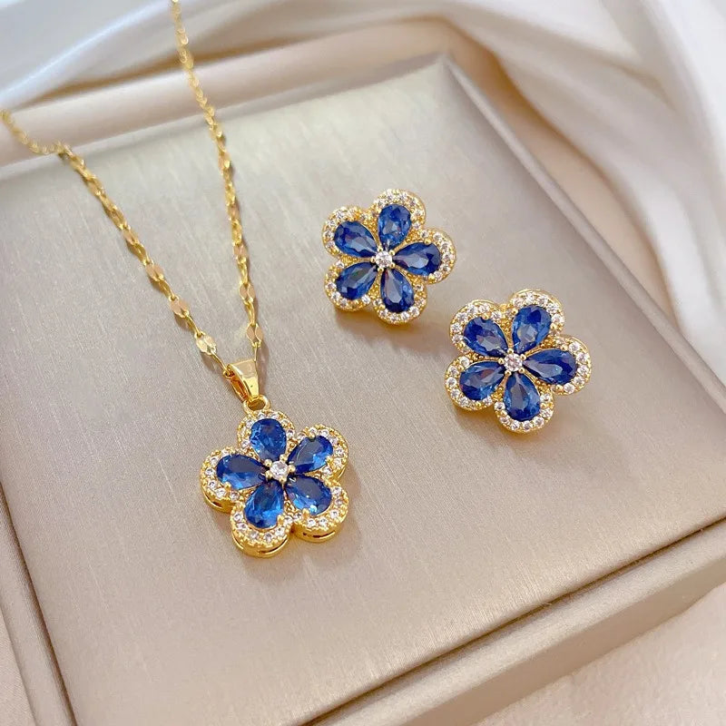 Luxury 18K Gold Plated Diamond Snowflake Butterfly Pendant Necklace Fashionable Chains Set for Gift Occasions