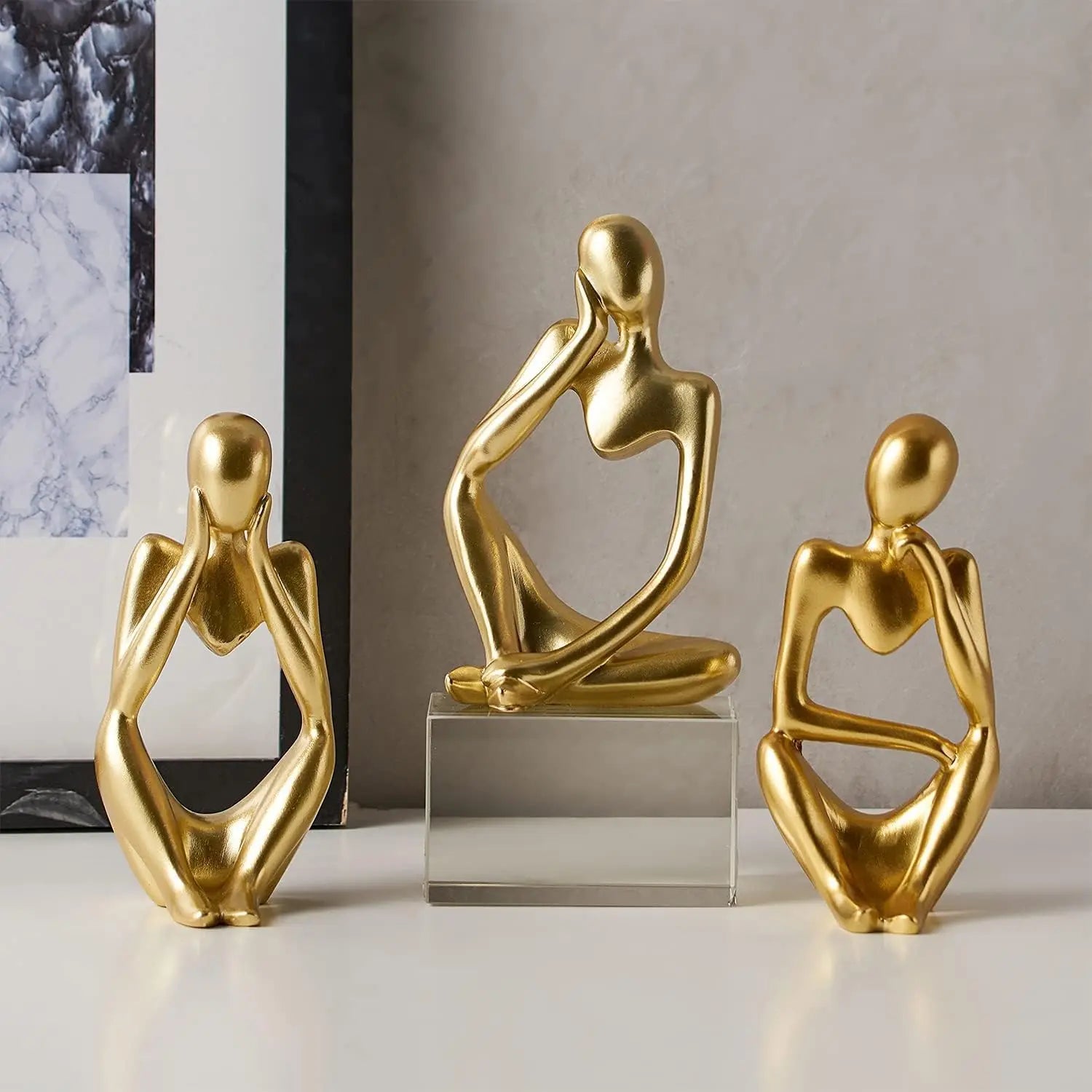 Newly Designed Hollow Abstract Art Home Office Desk Decorated With Thinker Gold Statue Resin Craft