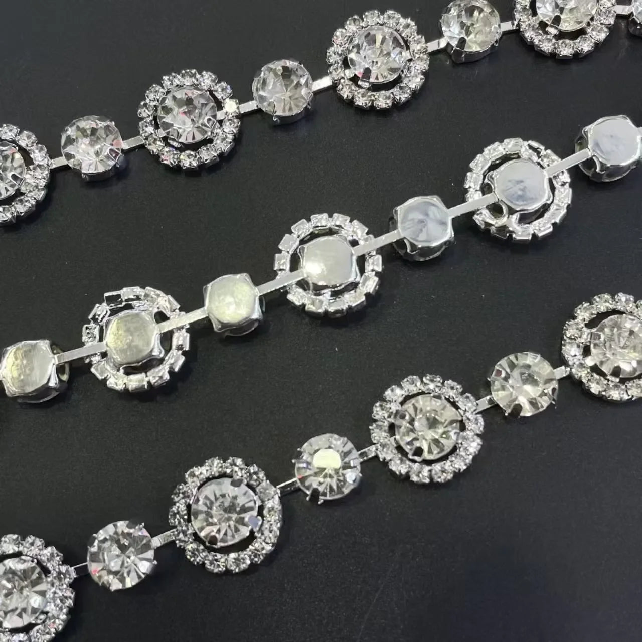Factory Supply Cheap Sew-On Strass Rhinestone Chain Trim 3D Glass Crystal Cup Chain for Garment Yard
