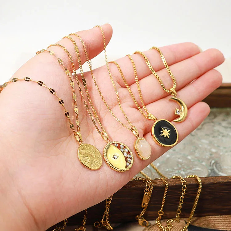 NS1291 Dainty Chic Gold Plated Stainless Steel Hammered Disc Coin Crescent Moon Star Pendant Chain Necklace Femme
