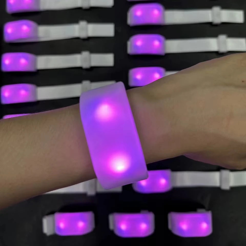 15 Colors Zone DMX Remote Control LED Bracelet Xy Loband Light up Wristbands for Party Concert Promotion Gifts