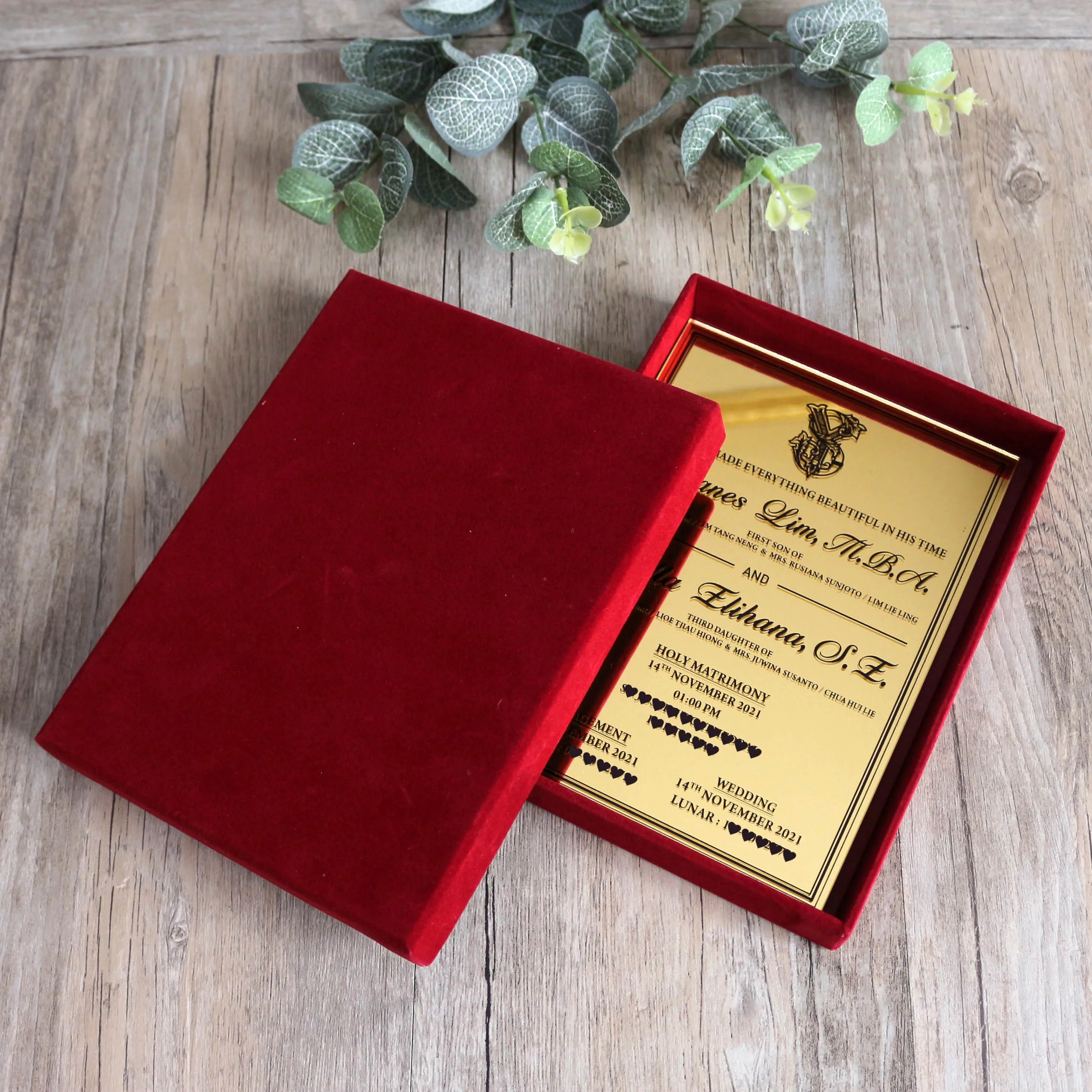 Customized Logo Blank Red Velvet Hardcover Box Glamour Acrylic Cards Luxury Black Foil Box Type Handmade Wedding Invitation