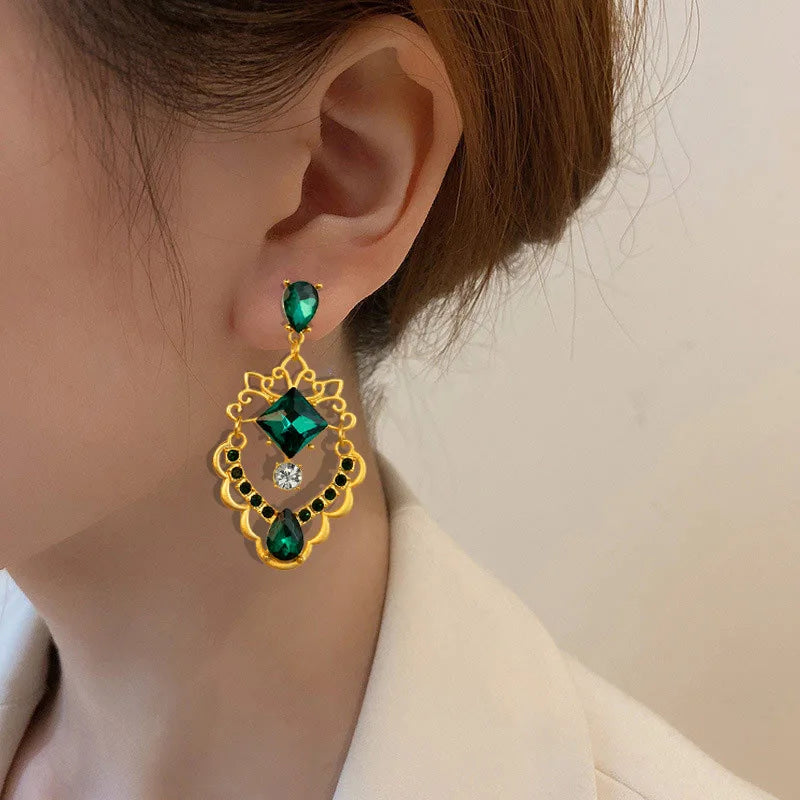 Wholesale Vintage Fashion Gold Tone Rhinestone Dangle Earrings for Women