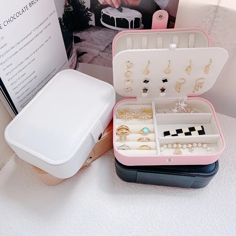 Low Moq Custom Logo Wholesale Luxury Pu Leather Jewelry Box Organize Case Leather Mini Travel Jewelry Boxes
