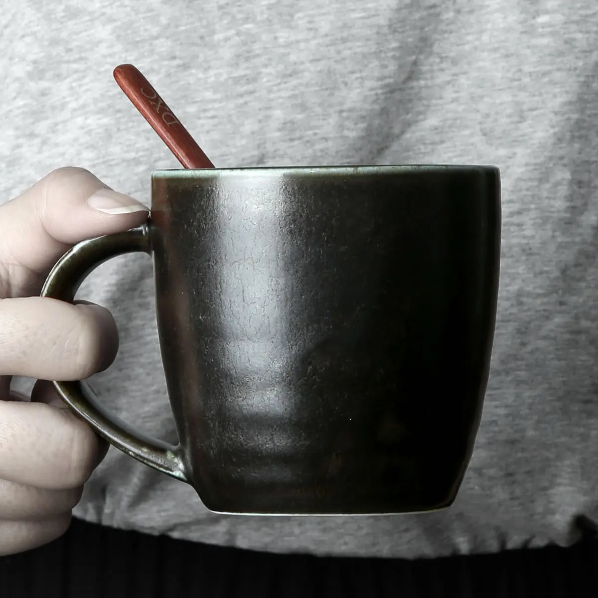 Factory Direct Wholesale Porcelain Modern Cafe Coffee Cups Mugseco Friendly Handmade Ceramic Matte Black Coffee Mug