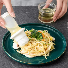 Heat Temperature Resistant BBQ Oil Bottle with Brush Silicone Cooking Oil Bottle With Basting Brush