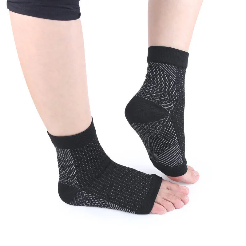Hot Selling Breathable Mesh Sports Socks with Toes Protection Ankle Support with Pressure Relief
