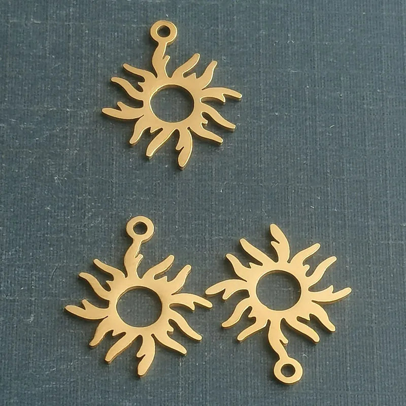 Diy joyeria de acero bijoux en acier inoxydable Gold Plated Fashionable Waterproof Sunflower Solar sun charm necklace pendant