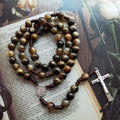 Factory Stock Vintage 10mm Glass Imitation Agate Rosary Handmade Beaded Zinc Alloy Cross Necklace Christian Jewelry