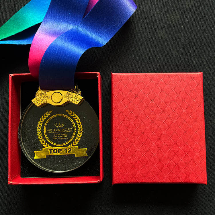 2026 Wholesale Custom Polished Crystal Glass Karate Sport Award Medallion Colorful Ribbon Medal UV Printing 70mm Diameter