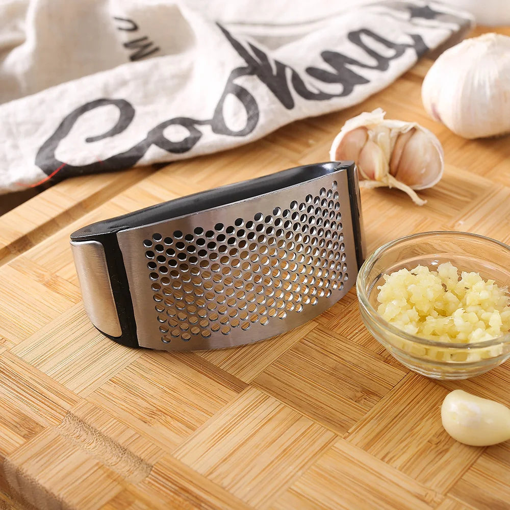 Professional Stainless Steel Garlic Press Chopper Crusher Hand Press Garlic Mincer