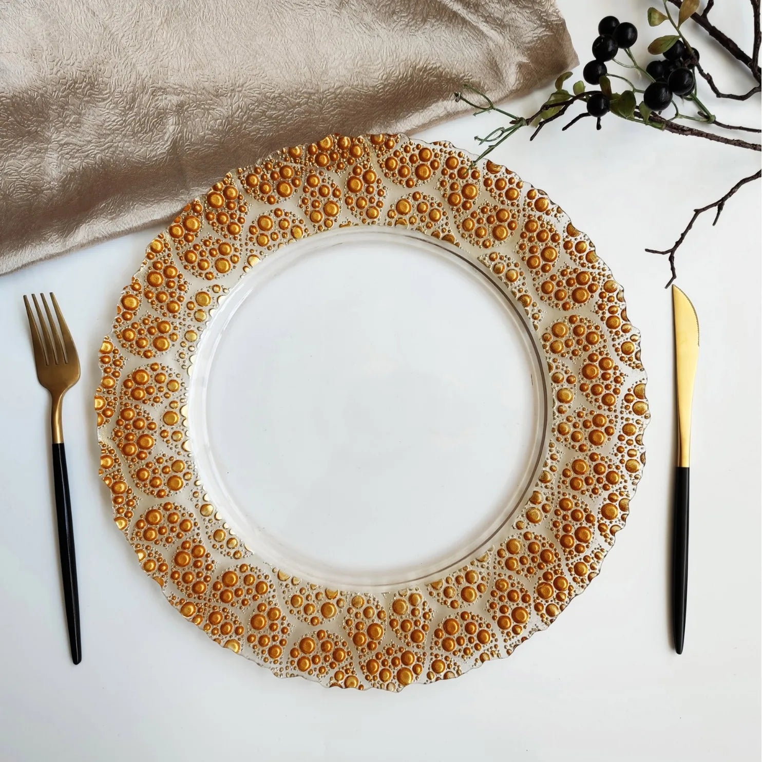 Classic Luxury Lead-Free Eco-Friendly Glass Plates with Gold Rim Pattern and Irregular Shape for Home Party Wedding Decor