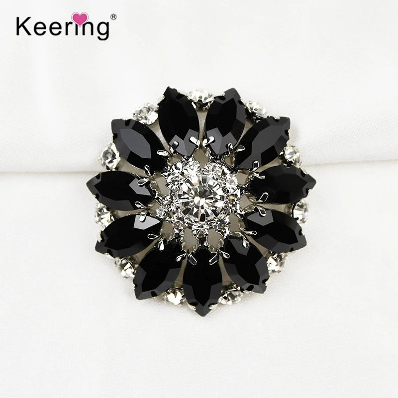 Wholesale New Design Custom Made Heart Crystal Shank Buttons OEM Customized Technics Bulk Style for Jeans Shirts Bags